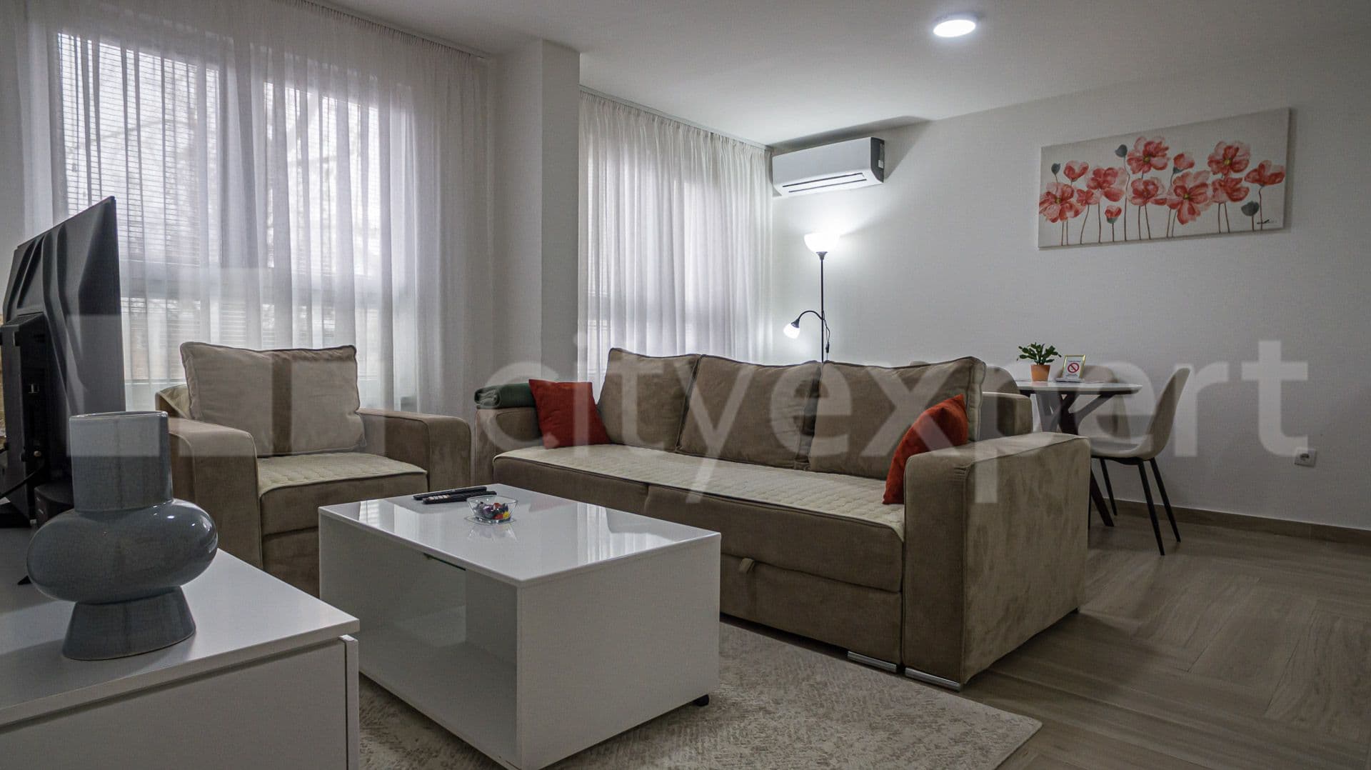 Ugrinovački put, Zemun • Izdavanje